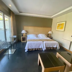 Aparthotel Artplatinum Suites&apartments